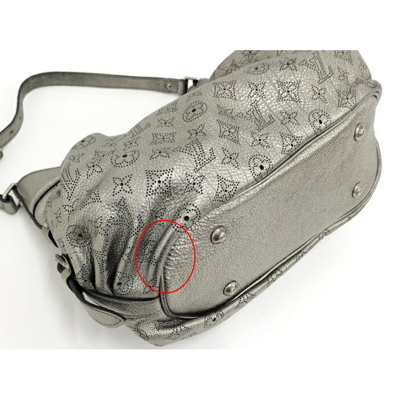 Louis Vuitton L Mahina Arjan Metallic Leather Shoulder Bag - Picture 4 of 9